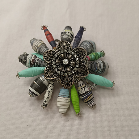 Spilla Vintage In Fiore - Gioielli fatti a mano, nati dalla carta